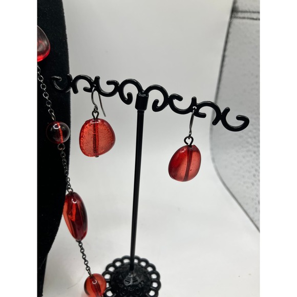 Red Transparent Beaded Gun Metal Gray Chain Necklace & Earrings! - Picture 4 of 14